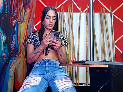 sofi doll77 online show from April 30, 2026, 7:31 pm