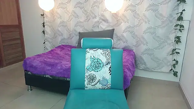 Snapshot of Mya_paris chatting on January 25, 2025, 8:10 am Mya paris online show from January 25, 2025, 8:10 am