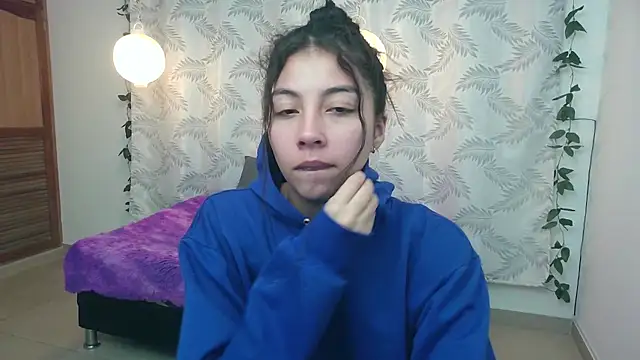 Snapshot of Mya_paris chatting on January 27, 2025, 7:03 am Mya paris online show from January 27, 2025, 7:03 am