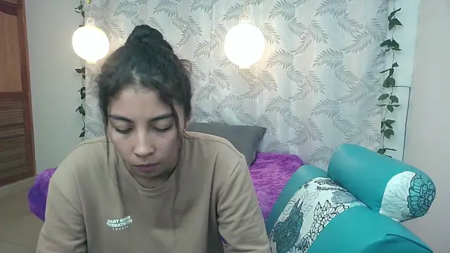 Snapshot of Mya_paris chatting on January 30, 2025, 1:33 am Mya paris online show from January 30, 2025, 1:33 am