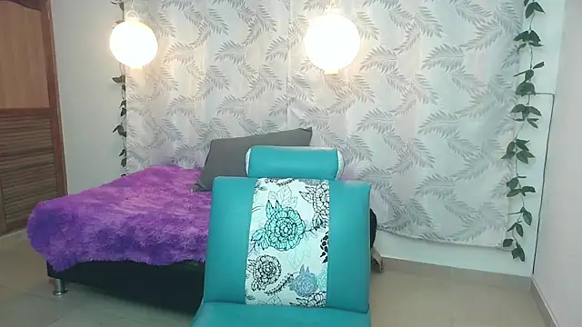 Snapshot of Mya_paris chatting on February 12, 2025, 7:23 am Mya paris online show from February 12, 2025, 7:23 am