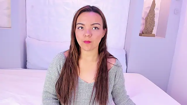 EmilyRouss  online show from November 24, 2025, 7:13 pm