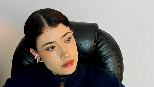 Snapshot of melody_suarez chatting on December 7, 2024, 10:39 pm melody suarez online show from December 7, 2024, 10:39 pm