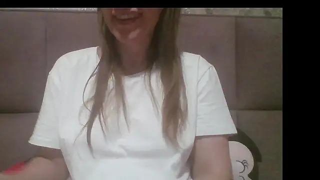 Snapshot of Sladkiegubki chatting on October 8, 2025, 1:36 am Sladkiegubki online show from October 8, 2025, 1:36 am