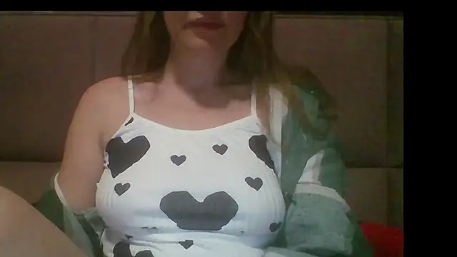 Snapshot of Sladkiegubki chatting on October 31, 2025, 10:00 pm Sladkiegubki online show from October 31, 2025, 10:00 pm