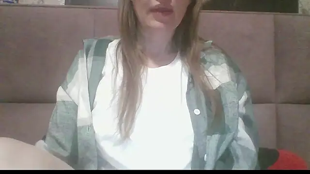 Snapshot of Sladkiegubki chatting on November 15, 2025, 9:54 pm Sladkiegubki online show from November 15, 2025, 9:54 pm