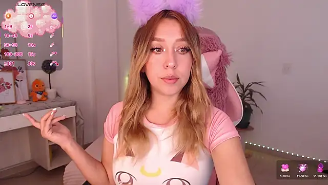 Snapshot of Dahlia__espresso chatting on November 18, 2025, 6:56 pm Dahlia espresso online show from November 18, 2025, 6:56 pm