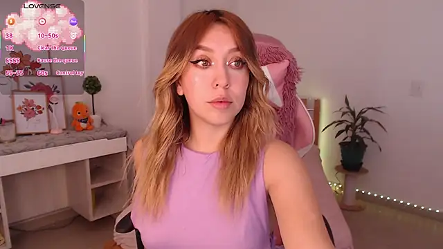 Snapshot of Dahlia__espresso chatting on November 20, 2025, 7:13 pm Dahlia espresso online show from November 20, 2025, 7:13 pm