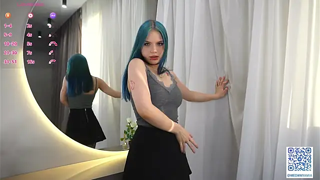 Snapshot of EvelyynLopez chatting on February 12, 2025, 4:01 am EvelyynLopez online show from February 12, 2025, 4:01 am
