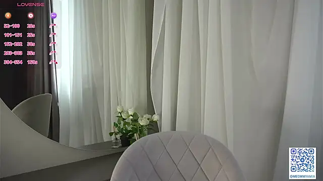 Snapshot of EvelyynLopez chatting on February 13, 2025, 7:24 am EvelyynLopez online show from February 13, 2025, 7:24 am