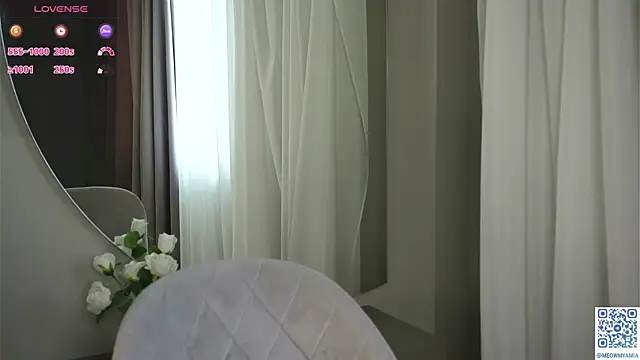 Snapshot of EvelyynLopez chatting on February 14, 2025, 7:07 am EvelyynLopez online show from February 14, 2025, 7:07 am