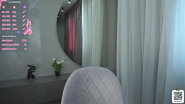 Snapshot of EvelyynLopez chatting on February 26, 2025, 9:53 am EvelyynLopez online show from February 26, 2025, 9:53 am