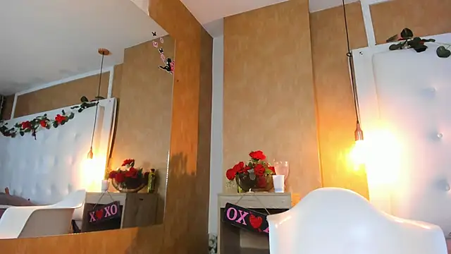  evamilf  online show from April 9, 2026, 12:21 pm