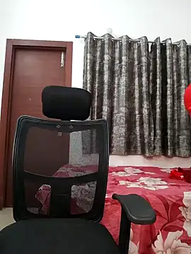 sanaya baby online show from December 31, 2024, 8:45 pm