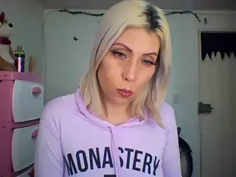 alixia81 online show from December 4, 2024, 12:36 pm