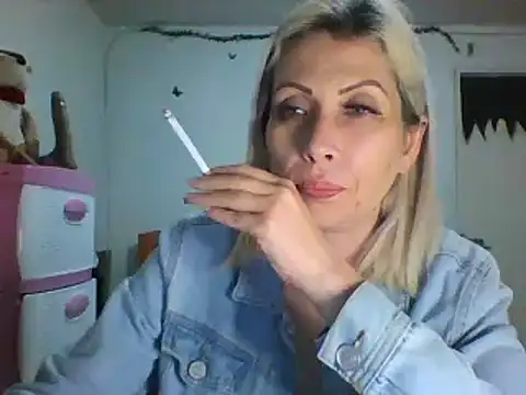 alixia81 online show from December 24, 2024, 1:38 am