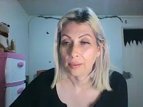 alixia81 online show from December 26, 2024, 2:12 am