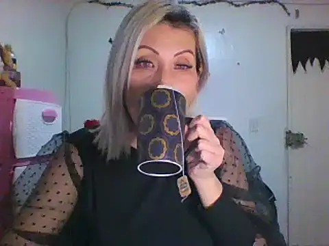 alixia81 online show from January 15, 2025, 9:35 am