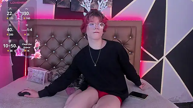 Snapshot of Max_lover1 chatting on December 23, 2024, 2:50 pm Max lover1 online show from December 23, 2024, 2:50 pm