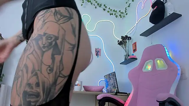 Snapshot of AlyRoses chatting on March 14, 2025, 12:10 am AlyRoses online show from March 14, 2025, 12:10 am