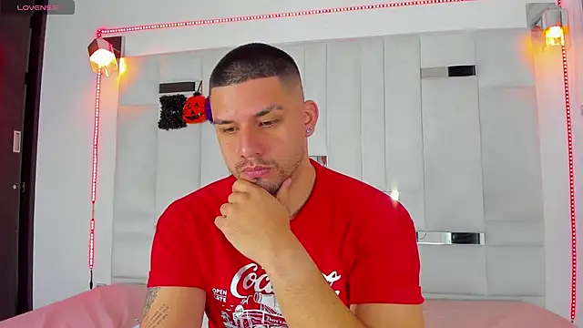 Snapshot of Jacoob19_ chatting on October 21, 2025, 12:28 pm Jacoob19 online show from October 21, 2025, 12:28 pm