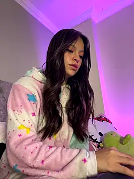 LucyEvans  online show from October 30, 2025, 2:46 am