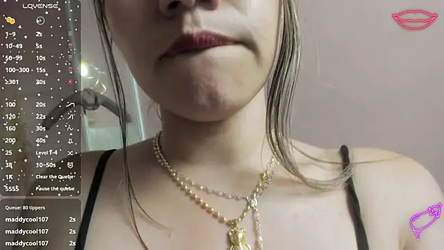 escarleth   online show from January 30, 2025, 7:39 am