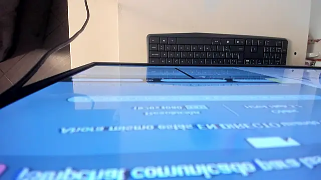 escarleth   online show from March 19, 2025, 1:29 pm