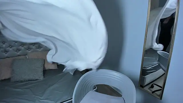 escarleth   online show from September 27, 2025, 1:38 pm