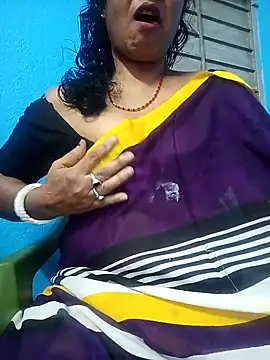 Snapshot of Riyaa_2024 chatting on December 29, 2024, 10:23 am Riyaa 2024 online show from December 29, 2024, 10:23 am