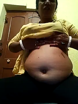 Snapshot of Riyaa_2024 chatting on December 30, 2024, 4:40 pm Riyaa 2024 online show from December 30, 2024, 4:40 pm