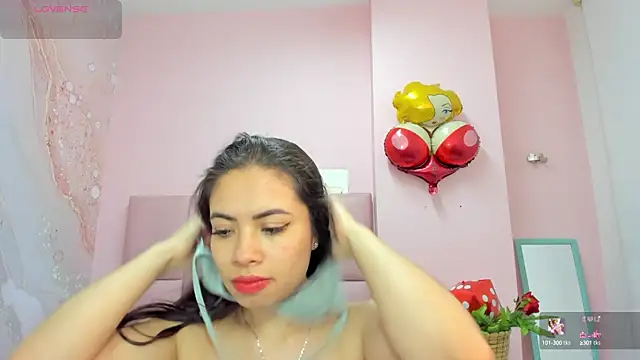 soyzarahtorres online show from September 30, 2025, 12:26 am