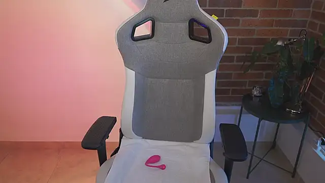 anyacutex online show from March 16, 2025, 9:37 pm