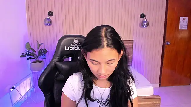 Snapshot of melody_flowers chatting on December 30, 2024, 3:24 pm melody flowers online show from December 30, 2024, 3:24 pm