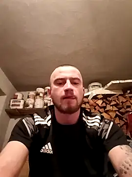 wariacik0024 online show from February 24, 2026, 2:53 am