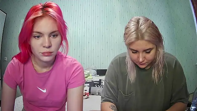 Snapshot of ChrisGirls chatting on December 27, 2024, 8:45 am ChrisGirls online show from December 27, 2024, 8:45 am