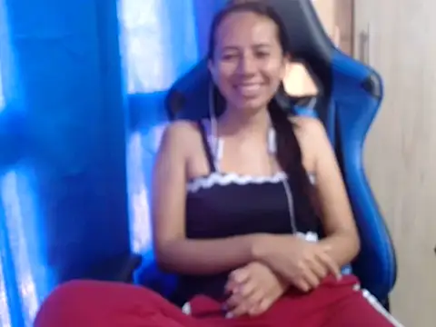 Snapshot of Erotic_latina chatting on October 21, 2025, 1:23 pm Erotic latina online show from October 21, 2025, 1:23 pm