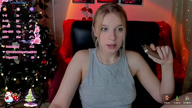 Snapshot of KarambaMoon chatting on December 20, 2024, 8:34 pm KarambaMoon online show from December 20, 2024, 8:34 pm