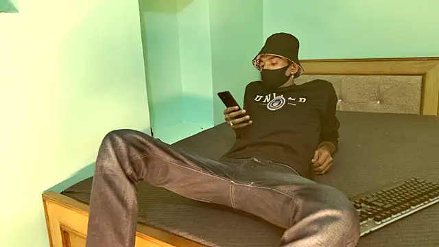 Snapshot of Habibi_big_b chatting on February 27, 2026, 10:48 am Habibi big b online show from February 27, 2026, 10:48 am