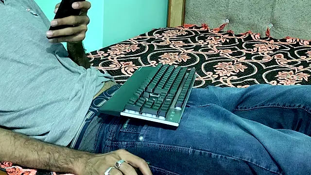 Snapshot of Habibi_big_b chatting on March 6, 2026, 1:29 pm Habibi big b online show from March 6, 2026, 1:29 pm