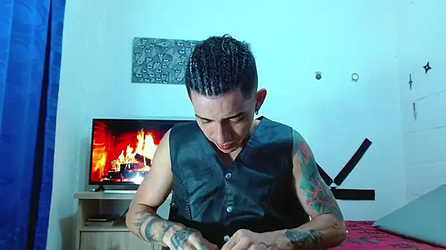 Snapshot of targuerian22 chatting on January 16, 2025, 5:11 am targuerian22 online show from January 16, 2025, 5:11 am
