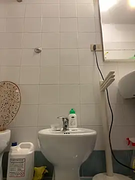 Snapshot of 4n4l1zz4m1 chatting on January 21, 2025, 9:04 pm 4n4l1zz4m1 online show from January 21, 2025, 9:04 pm