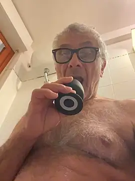 Snapshot of 4n4l1zz4m1 chatting on March 9, 2025, 8:42 pm 4n4l1zz4m1 online show from March 9, 2025, 8:42 pm