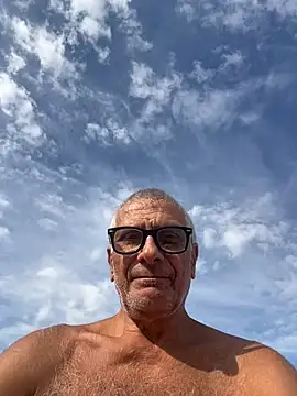 Snapshot of 4n4l1zz4m1 chatting on October 14, 2025, 1:12 pm 4n4l1zz4m1 online show from October 14, 2025, 1:12 pm