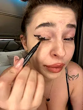 GraceCarther online show from October 9, 2025, 5:33 pm