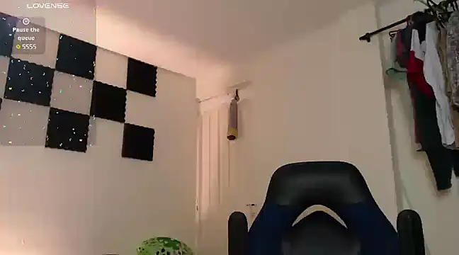 bryamado69 online show from January 21, 2025, 12:25 am