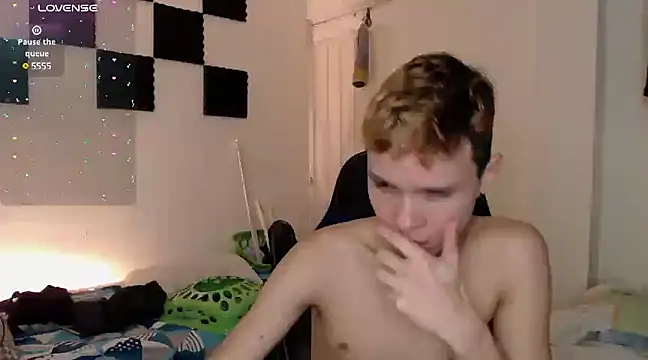 bryamado69 online show from January 22, 2025, 10:37 pm