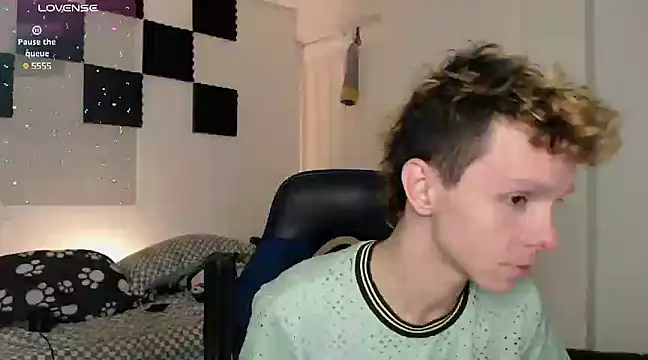 bryamado69 online show from January 30, 2025, 11:02 pm