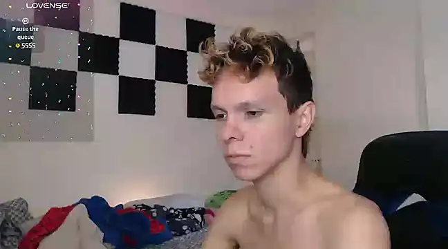 bryamado69 online show from January 31, 2025, 8:43 pm