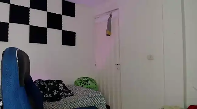 bryamado69 online show from February 6, 2025, 8:29 am